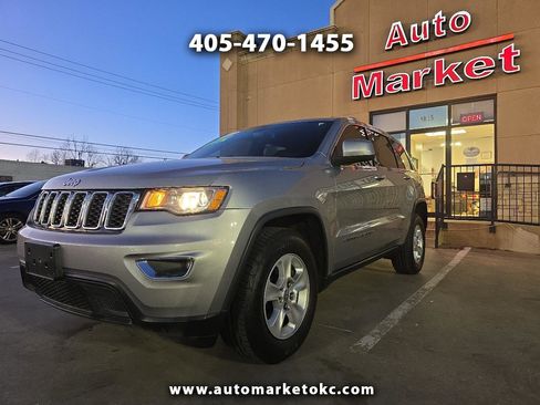 Used 2017 Jeep Grand Cherokee Laredo w/ Quick Order Package 2BE image 1
