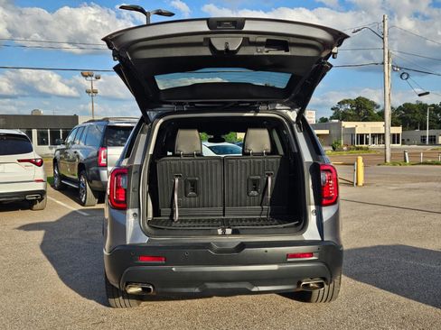 Used 2021 GMC Acadia SLT w/ Elevation Edition image 4