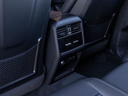 New 2026 Porsche Cayenne S image 28