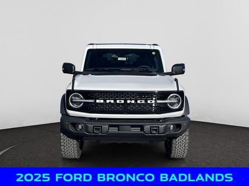 New 2025 Ford Bronco Badlands image 8