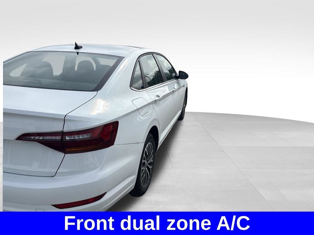 Used 2019 Volkswagen Jetta SEL w/ Cold Weather Package FWD image 5