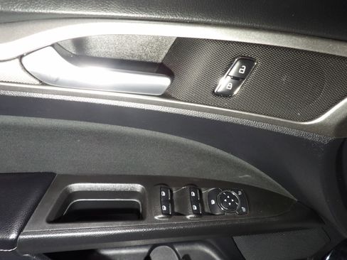 Used 2020 Ford Fusion SE image 7