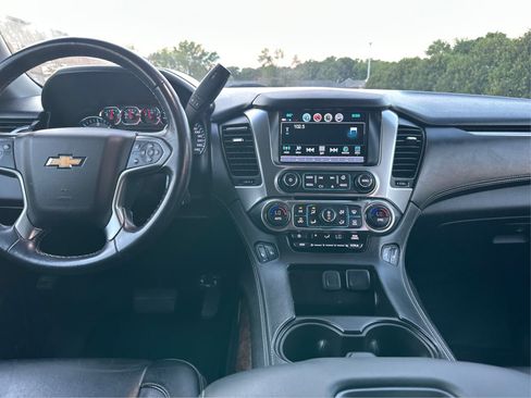 Used 2019 Chevrolet Suburban LT AWD/4WD image 15