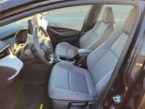 Certified 2025 Toyota Corolla SE image 31