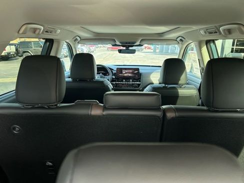 New 2026 Nissan Pathfinder Platinum AWD/4WD image 8