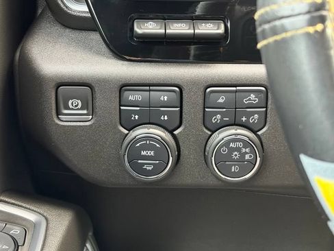 Used 2025 Chevrolet Silverado 3500 High Country AWD/4WD image 20