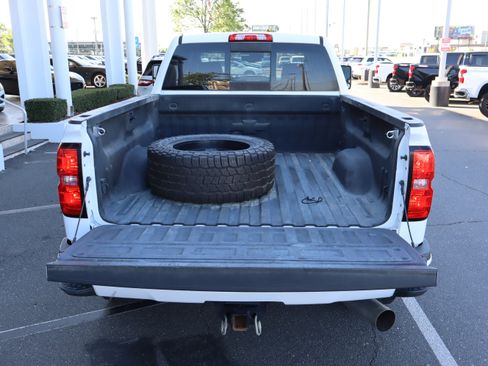Used 2019 Chevrolet Silverado 2500 High Country w/ Duramax Plus Package AWD/4WD image 15