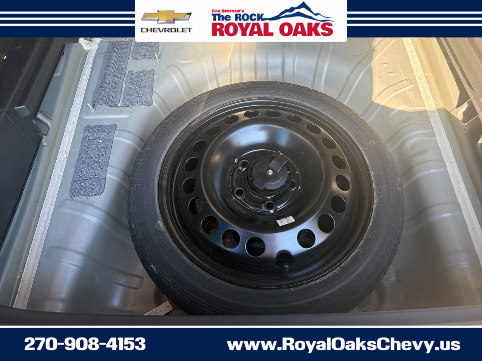 Used 2025 Chevrolet Trax RS w/ Sunroof Package FWD image 28