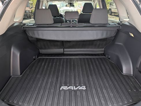 Used 2024 Toyota RAV4 XLE AWD/4WD image 18