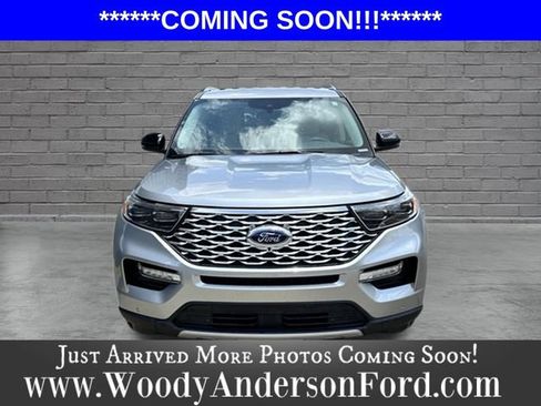 Used 2024 Ford Explorer Platinum w/ Technology Package AWD/4WD image 3