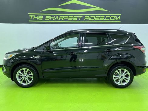 Used 2017 Ford Escape SE w/ SE Leather Comfort Package FWD image 6