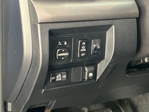 Used 2016 Toyota Tundra SR5 w/ SR5 Upgrade Package RWD image 31