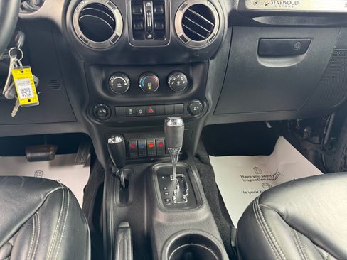 Used 2015 Jeep Wrangler Unlimited Sport w/ Quick Order Package 24S AWD/4WD image 20