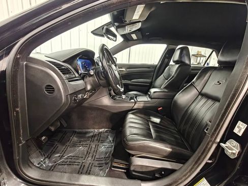 Used 2020 Chrysler 300 S AWD/4WD image 27