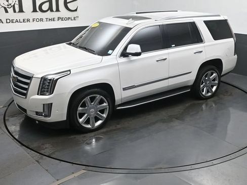 Used 2017 Cadillac Escalade Luxury AWD/4WD image 51
