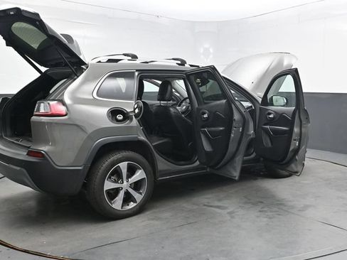 Used 2020 Jeep Cherokee Limited FWD image 59