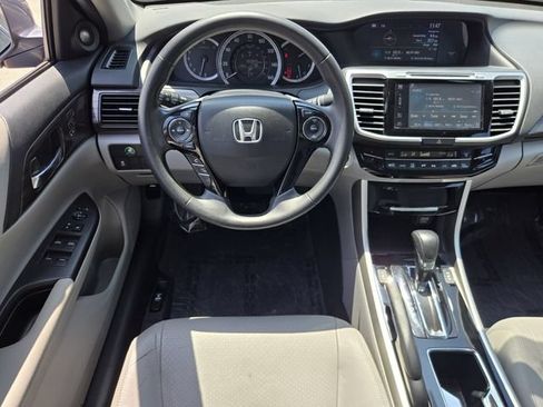 Used 2017 Honda Accord EX-L image 12