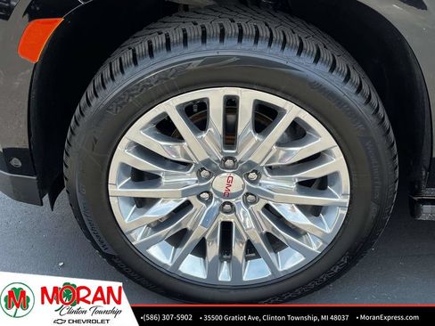 Certified 2023 GMC Yukon Denali w/ Denali Reserve Package AWD/4WD image 9