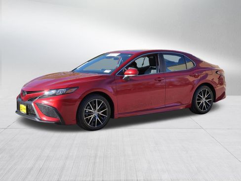 Certified 2024 Toyota Camry SE FWD image 3