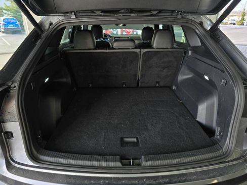 Used 2024 Volkswagen Atlas Cross Sport SE image 17