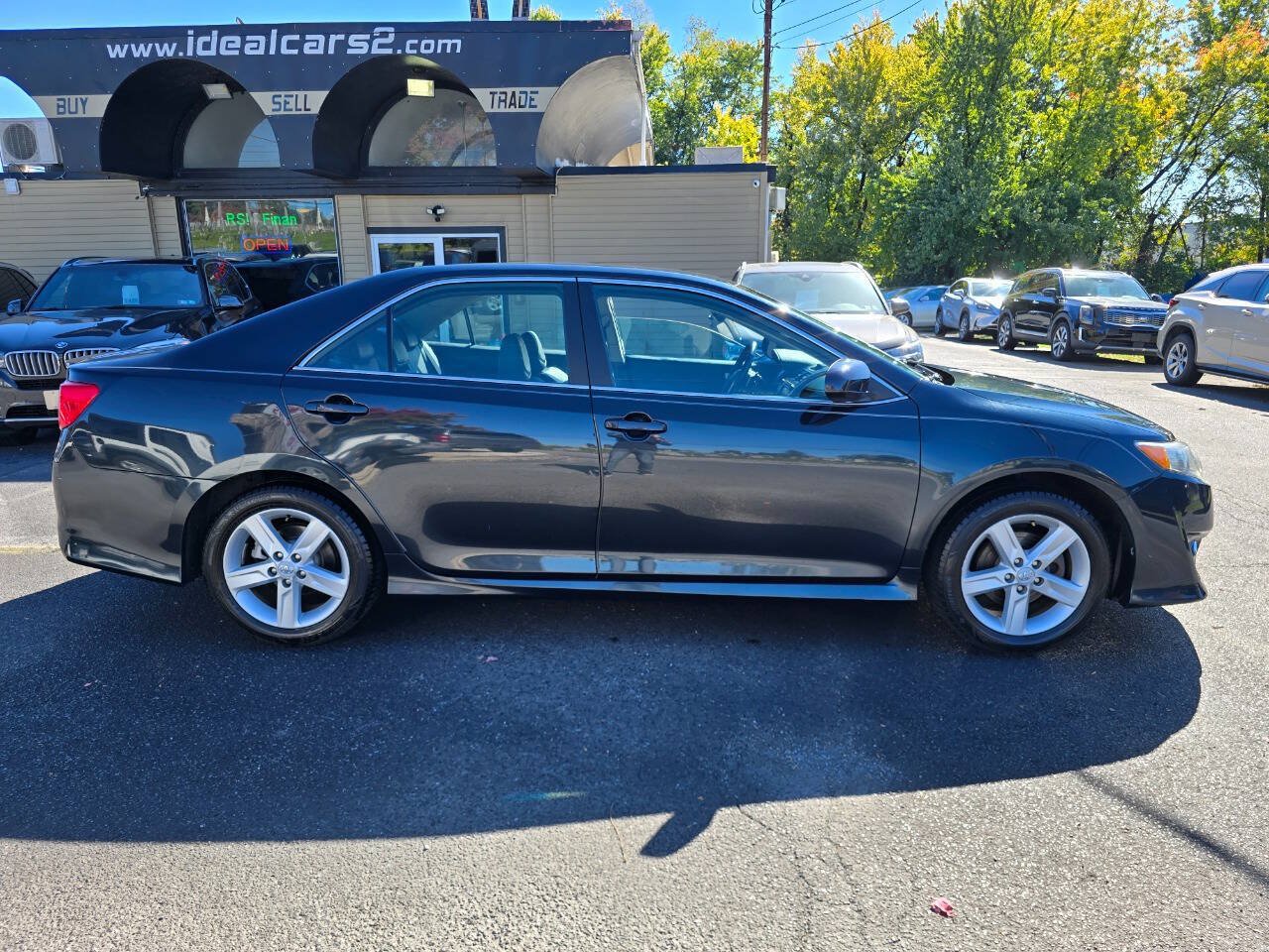 Used 2012 Toyota Camry SE FWD image 2