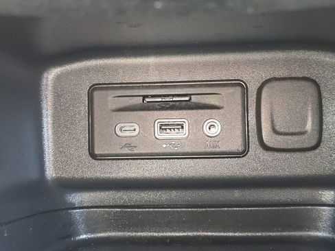 Used 2022 Chevrolet Equinox RS w/ Infotainment Package AWD/4WD image 34