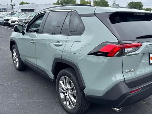 Used 2022 Toyota RAV4 XLE Premium FWD image 7
