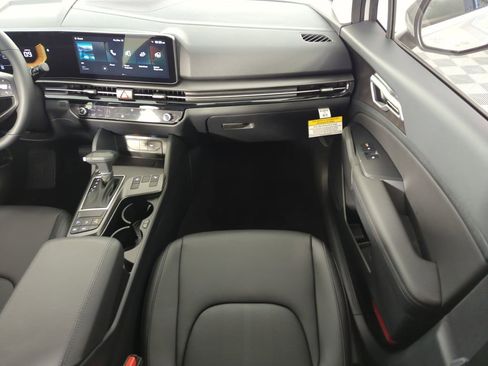 New 2026 Kia Sportage EX image 16