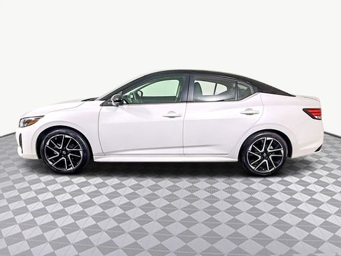 Used 2024 Nissan Sentra SR w/ SR Premium Package image 6