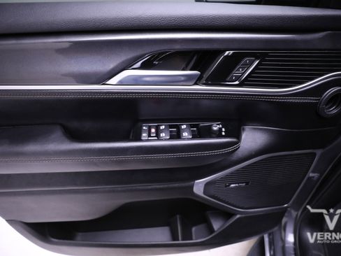 Used 2024 Jeep Wagoneer Base 4x4 w/ HD Trailer Tow Package image 18