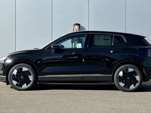 New 2025 Volvo EX30 Plus w/ Protection Package Premier image 2