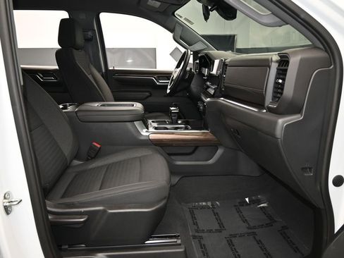 Used 2022 Chevrolet Silverado 1500 LT Trail Boss image 46