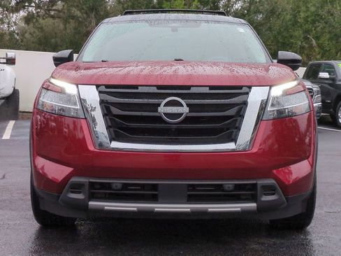 Used 2024 Nissan Pathfinder Platinum image 10