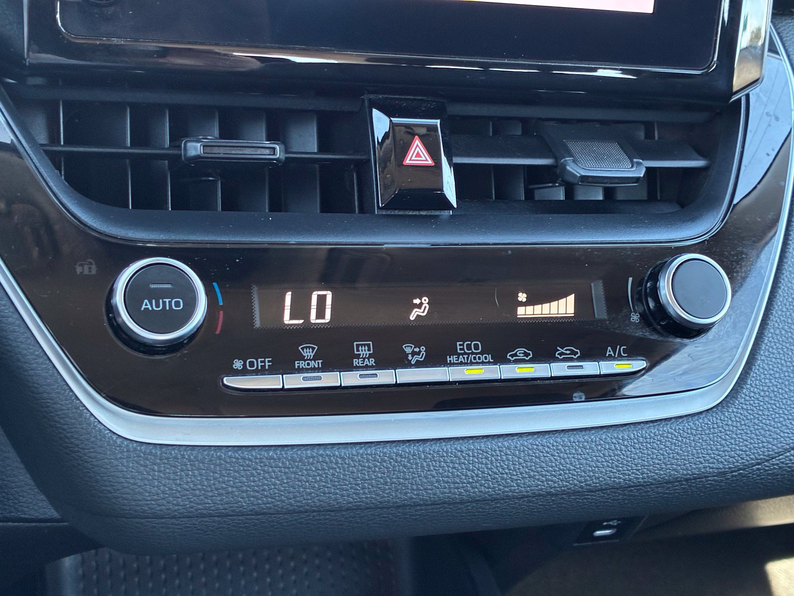 Used 2024 Toyota Corolla LE FWD image 20