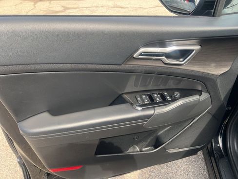 Certified 2023 Kia Sportage X-Line image 7