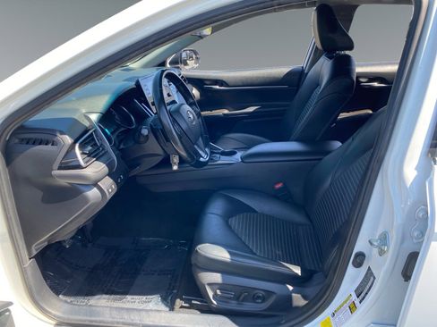 Used 2021 Toyota Camry SE FWD image 9
