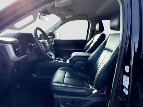 Used 2024 Ford Expedition XLT image 25