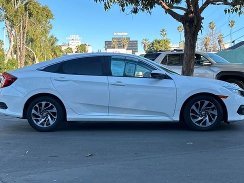 Used 2018 Honda Civic EX image 3
