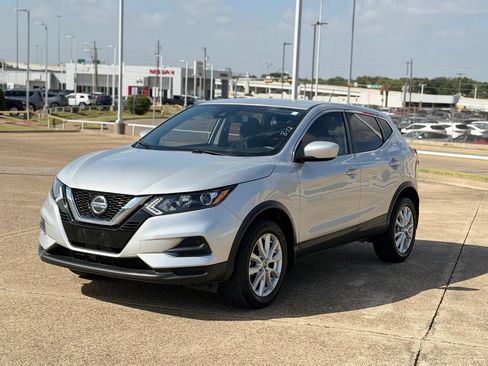 Certified 2022 Nissan Rogue Sport S FWD image 1