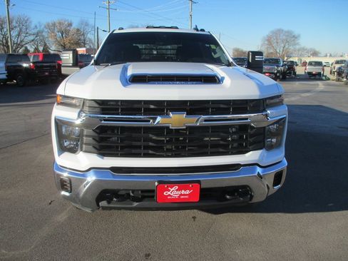 Used 2024 Chevrolet Silverado 3500 LT image 11