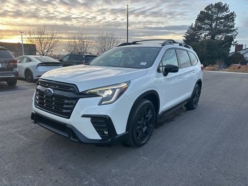 Used 2023 Subaru Ascent Onyx Edition image 7