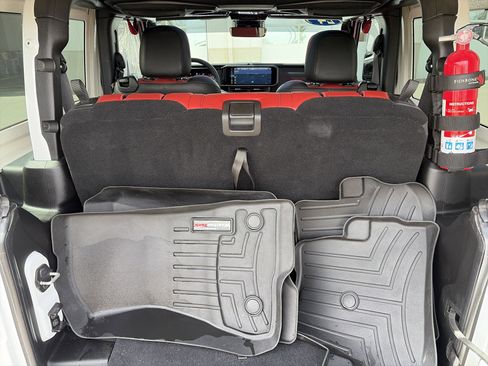 Used 2024 Jeep Wrangler Rubicon w/ Technology Group image 27