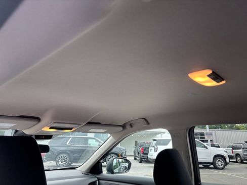 Used 2025 Nissan Rogue S FWD image 22
