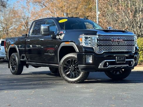 Used 2022 GMC Sierra 2500 Denali w/ Denali Black Diamond Edition image 2