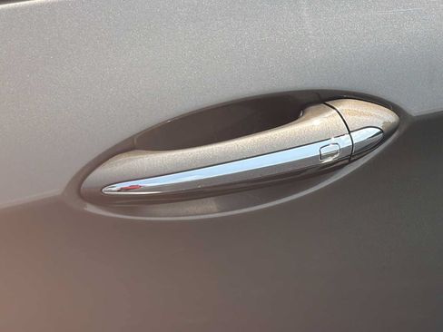 Used 2016 Buick Envision Premium AWD/4WD image 39
