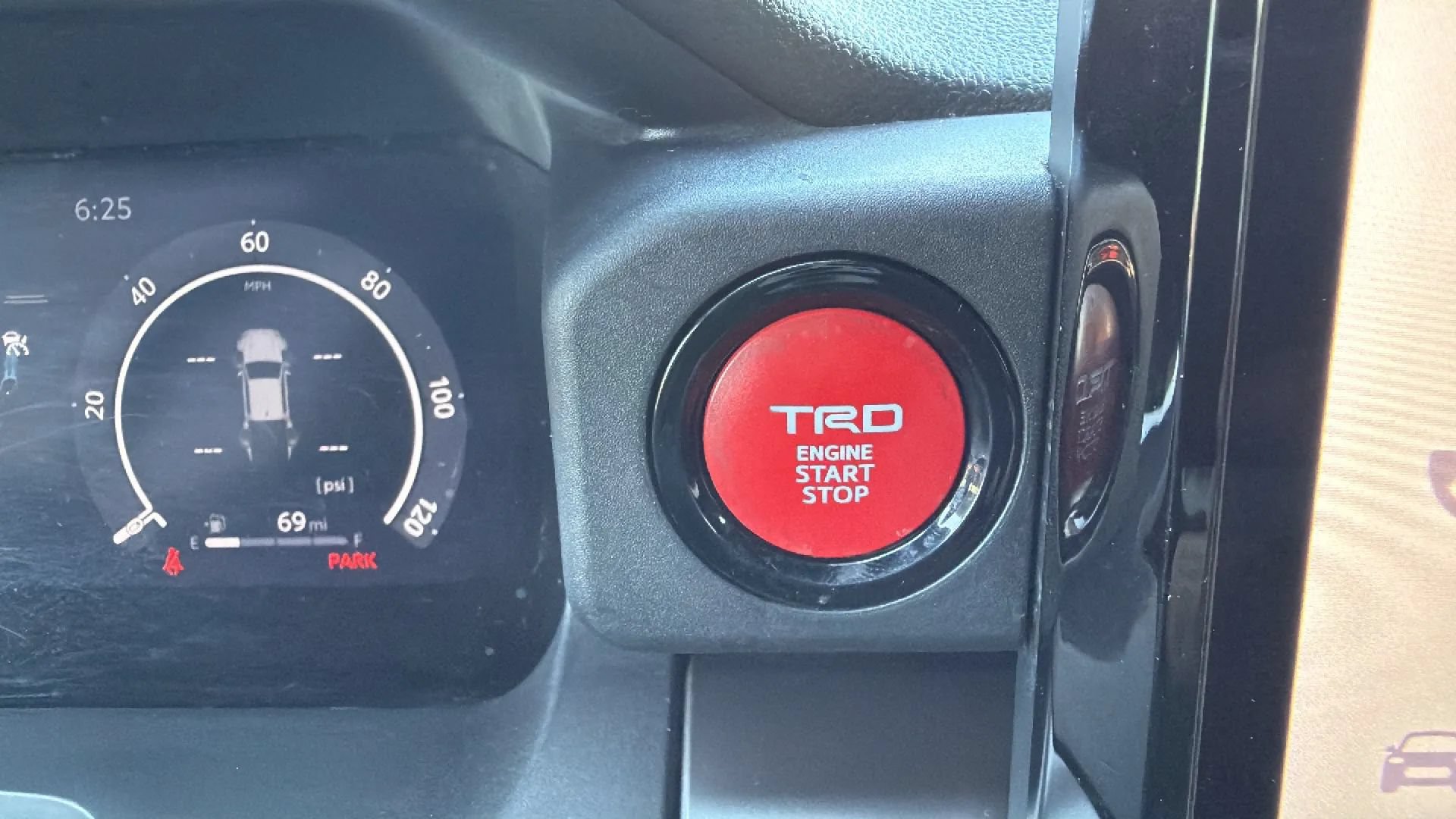 Used 2024 Toyota Tacoma TRD Sport w/ TRD Sport Upgrade Package AWD/4WD image 25