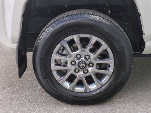 Used 2024 Toyota Tacoma Limited AWD/4WD image 29