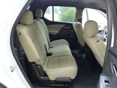 Used 2022 Chevrolet Traverse LS AWD/4WD image 41