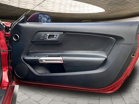 Used 2015 Ford Mustang Coupe image 16