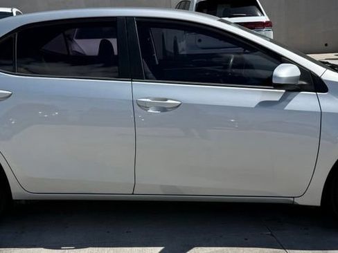 Used 2017 Toyota Corolla LE FWD image 5